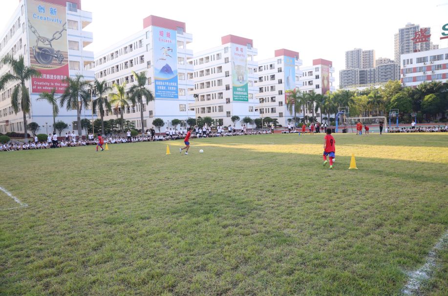 足球明星进校园,足球教练进校园