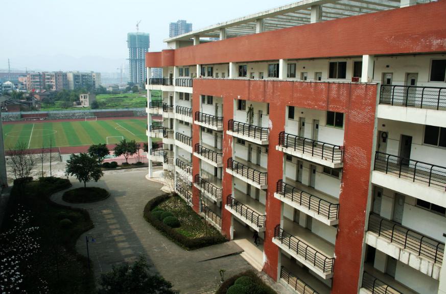 重庆一中和重庆七中哪一个好,重庆一中是国家重点中学吗