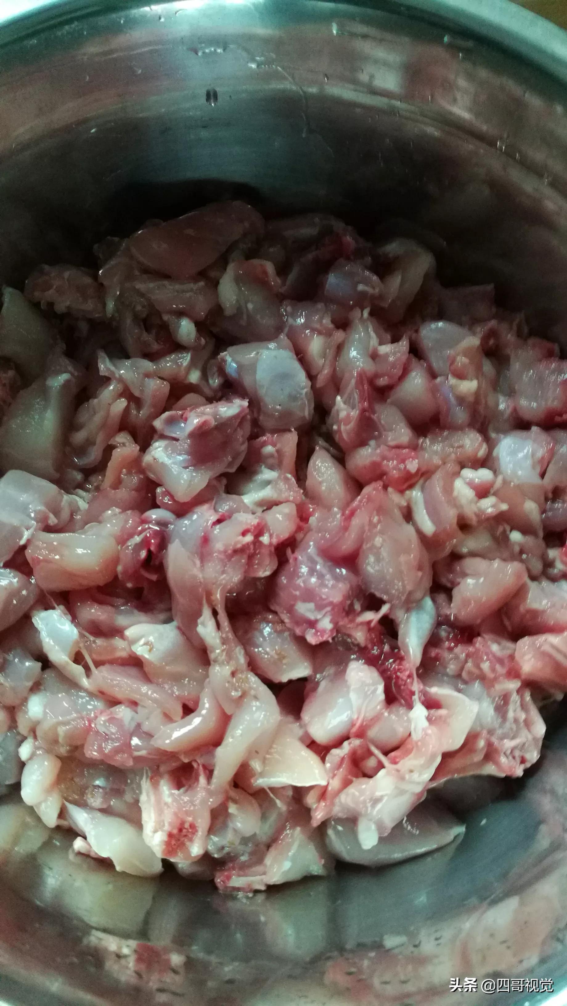 四哥炒猪肉臊子,四哥泡椒肥肠做法