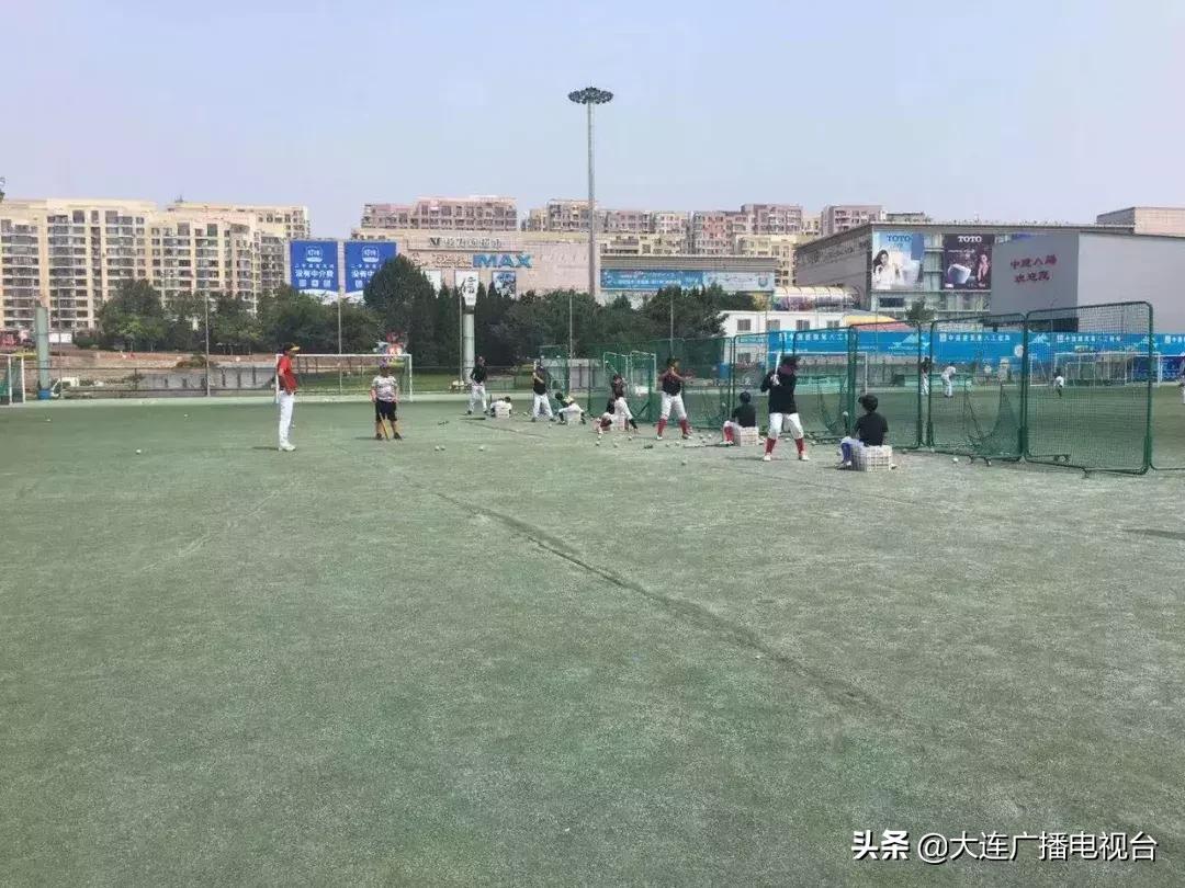 奥林匹克为什么没有网球,奥林匹克体育中心让进去踢足球吗