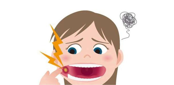 为什么缺乏维生素b会口腔溃疡,口腔溃疡是缺乏维生素什么导致的