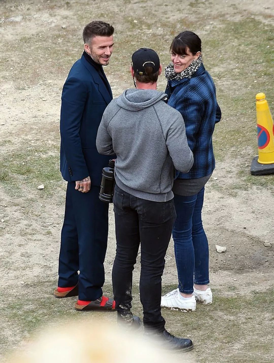 年轻时的贝克汉姆西装打扮,贝克汉姆小七穿凉鞋