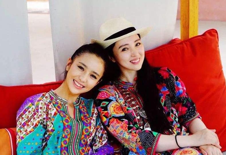 撞脸的明星都是双胞胎吗,娱乐圈里撞脸最多的女明星