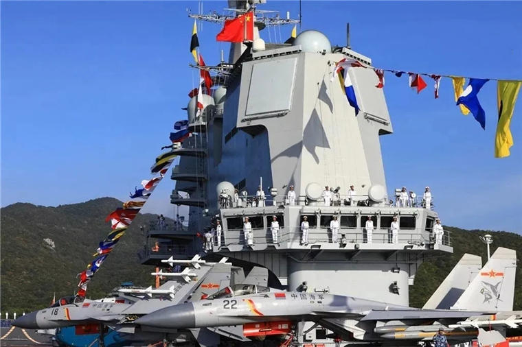 中国战斗机歼15飞鲨,歼15d电战鲨