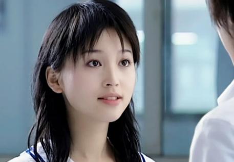 裴佩十八岁的天空,18岁的天空裴佩老师图片