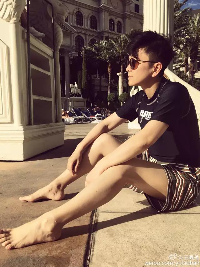 一个只争第一的姑娘，在台上扮男人却成了“头牌”