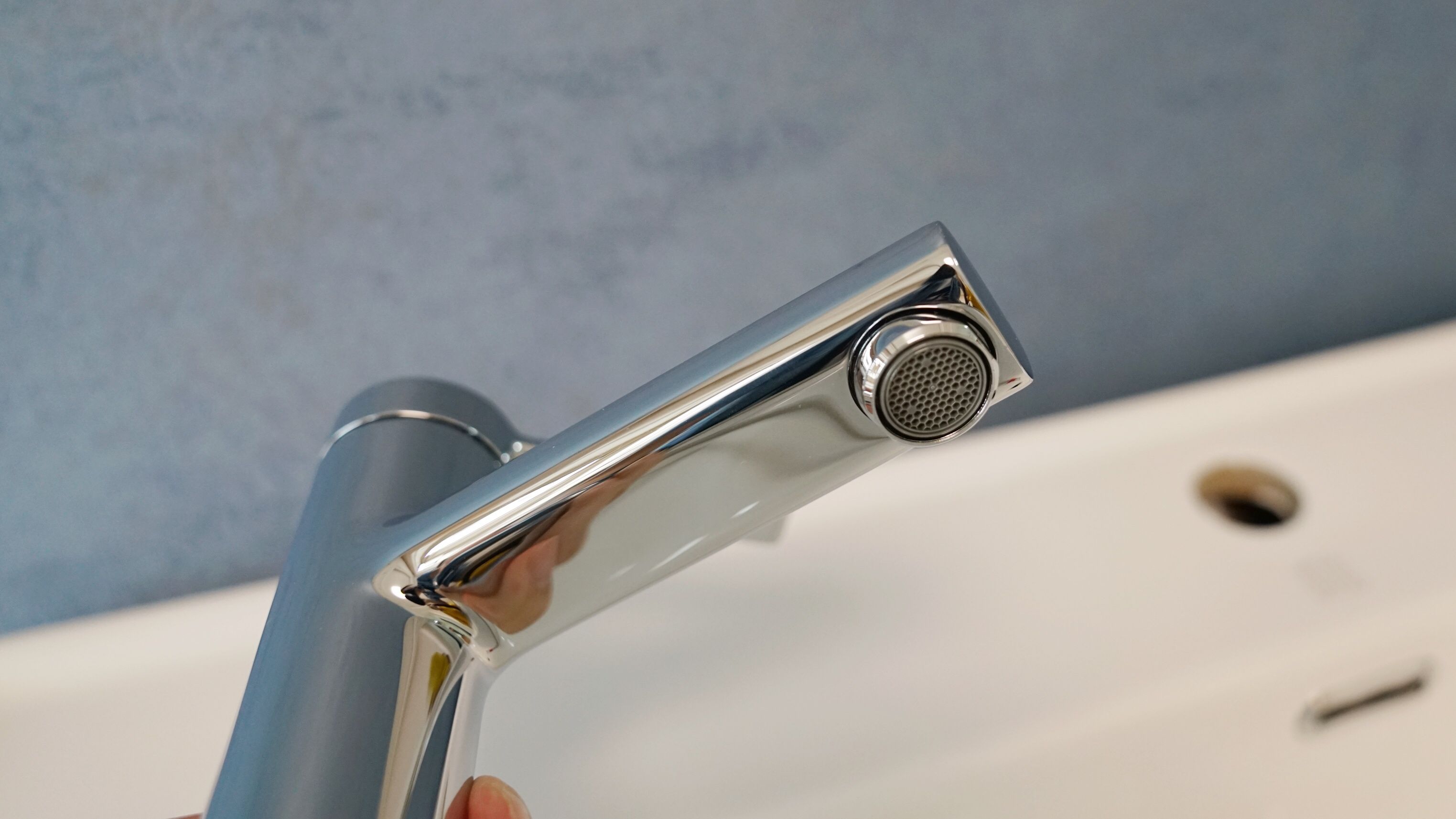 智能镜柜和普通镜柜哪个更实用,镜柜能换智能镜吗