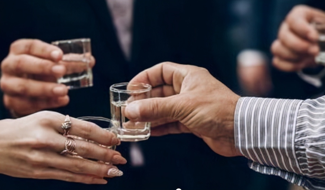 白酒过期了还能不能喝劲酒,白酒过期了还能喝吗2017