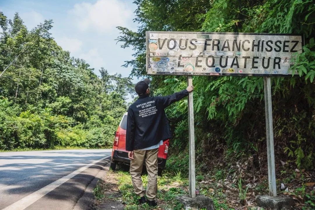 95后开着五菱环游世界,95后开面包车环游世界