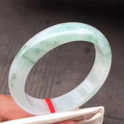 细糯种翡翠牌子大概多少钱,翡翠手镯冰糯种和细糯种价格