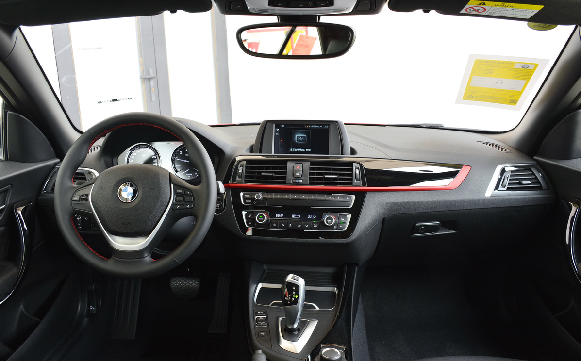 宝马740li3.0t油耗一公里多少钱,宝马330lixdrivem运动曜夜版油耗