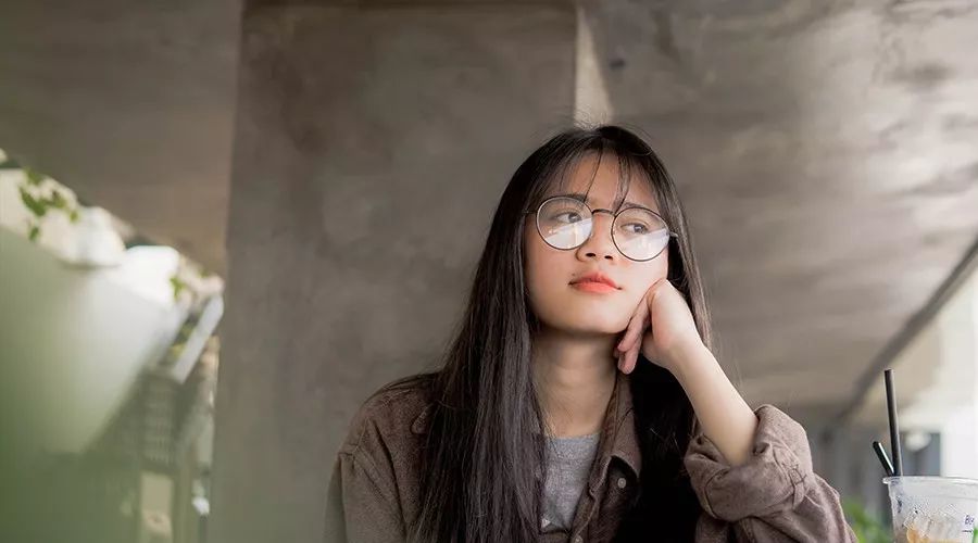 怎么判断女人喝酒的性格,男人喝酒后的表现可以看出性格