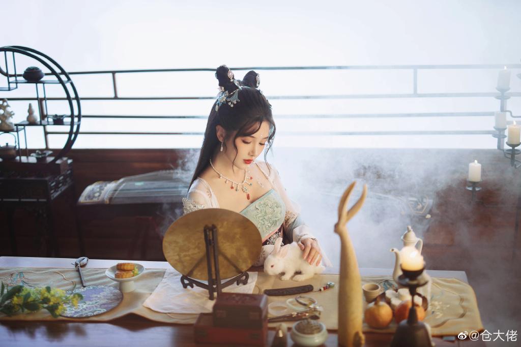 仙气十足的嫦娥cos,汉服cos少女