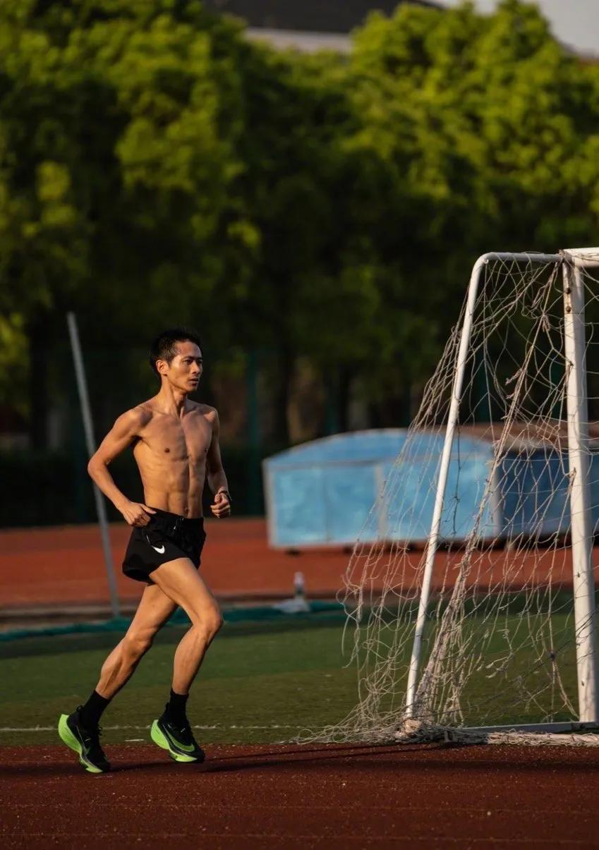 明星穿的nike跑鞋,明星都在穿的跑鞋