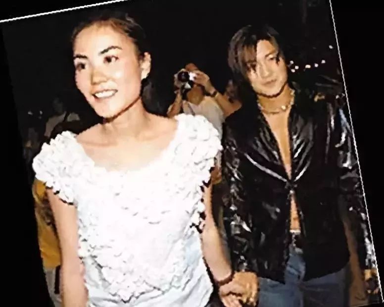 王菲和谢霆锋在一起几年,王菲和谢霆锋是哪年在一起