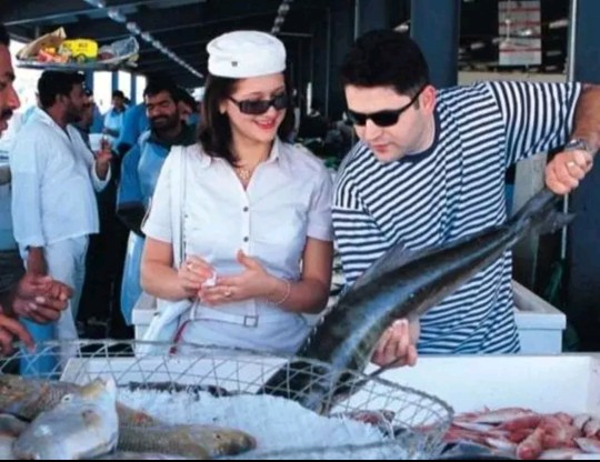 在迪拜十几万人民币能买什么车,在土豪遍地的迪拜和大家谈钱