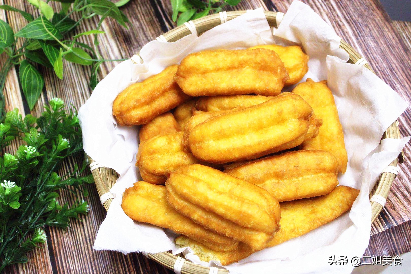 做油条发面的技巧和配方,油条如何和面才能蓬松