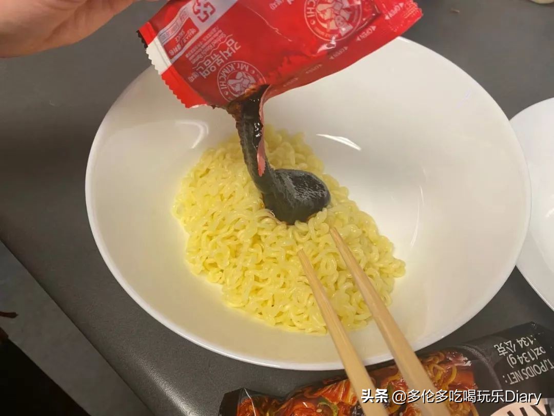 又有新款韩国速食面登陆加拿大啦!它会是下一个网红吗?