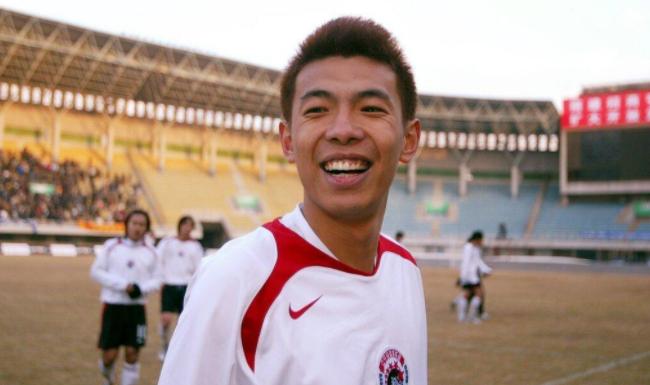 徐亮哪场比赛进球后被排挤,揭秘徐亮回忆录国家队荣誉与心酸