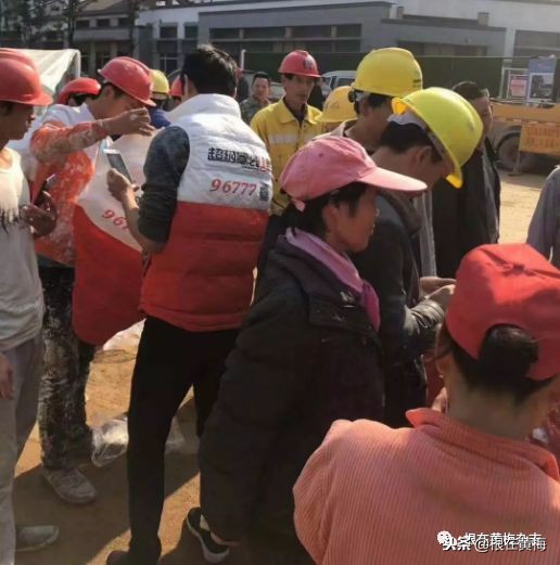 嘉禾“暖冬行动”，武汉三镇农民工免费领羽绒服