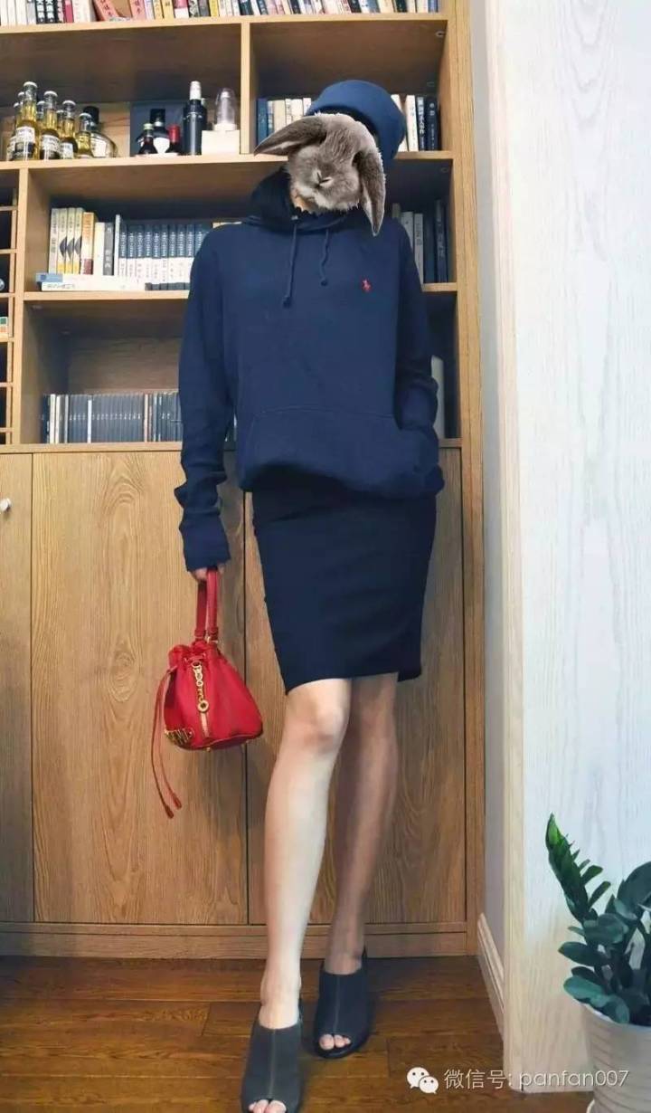 红色包裙怎么穿出高级感,怎么把包变好看