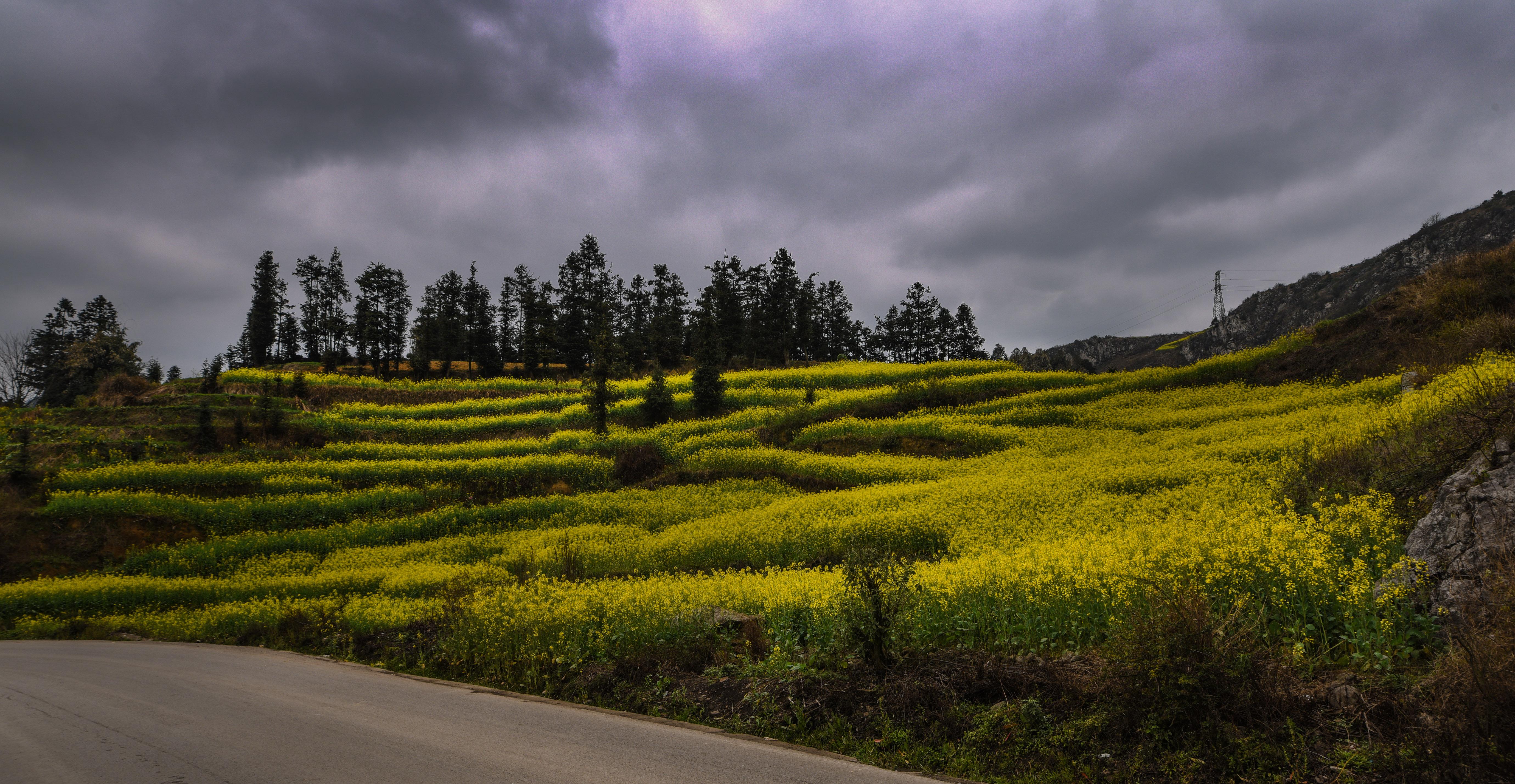 东川红土地螺蛳湾看日落最佳地方,下雨天的螺蛳湾