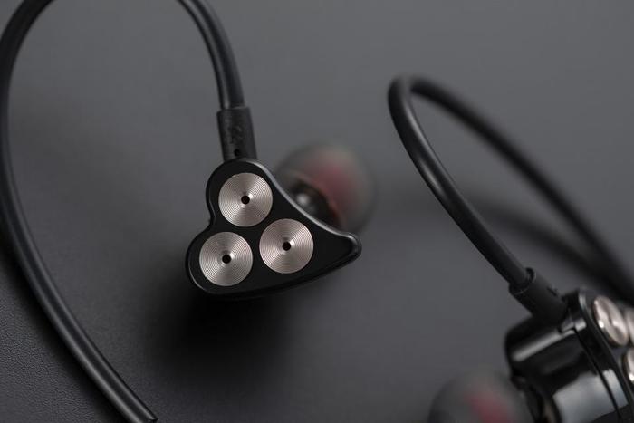 榛戣壊璁板繂涔﹁瘎,榛戣壊璁板繂闊╁浗