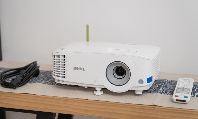 明基e520投影仪怎么使用u盘播放,明基e520和e580投影仪区别