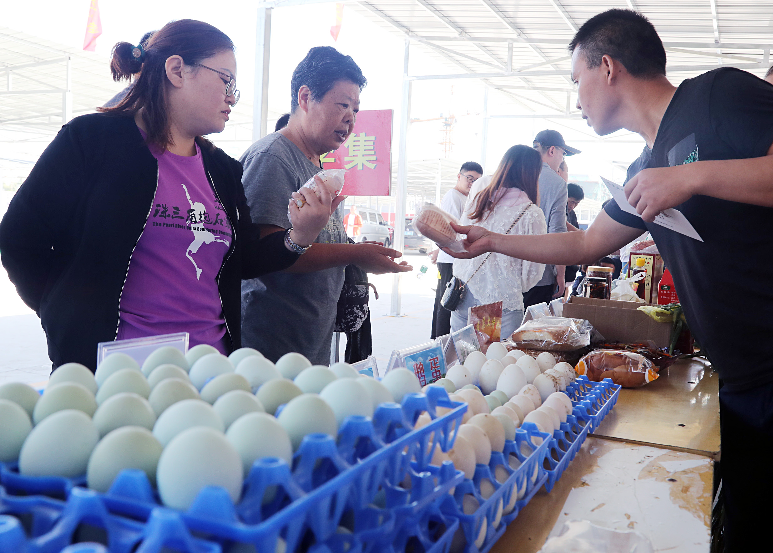 喜看稻菽千重浪古黄河畔庆丰年睢宁成功举办“农民丰收节”