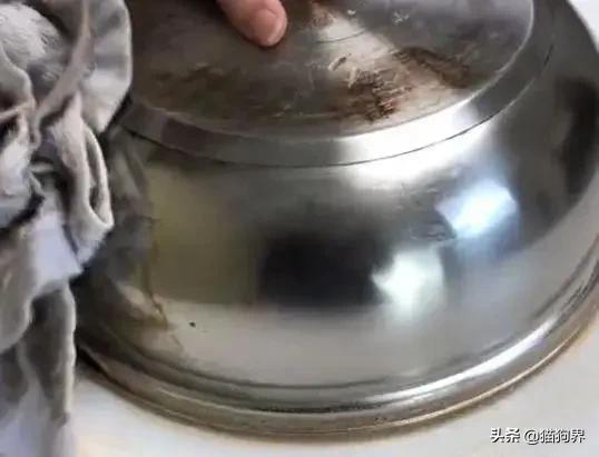 不锈钢锅生锈了怎么去除,不锈钢锅烧焦生锈了能补救吗