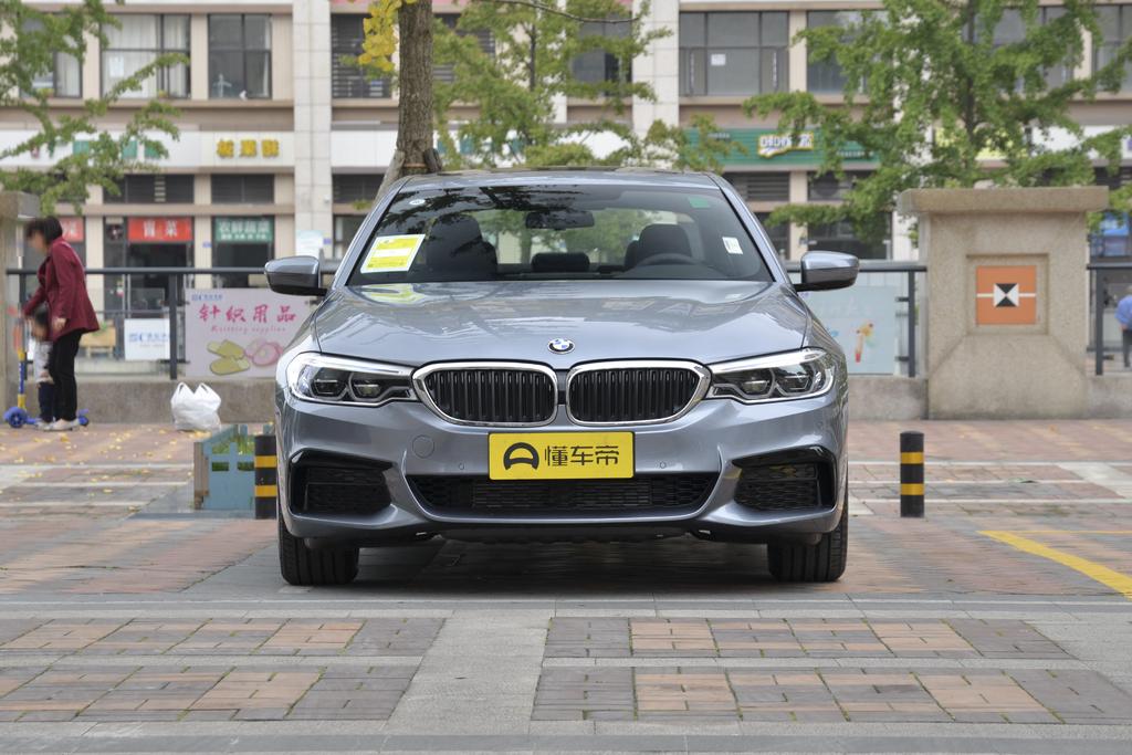 进口宝马5系全新2024款红色内饰,2020款宝马5系530li内饰功能