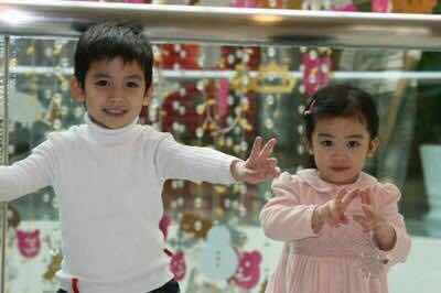 景岗山一对子女长大了!童年长相似混血,如今却颜值下滑成路人?