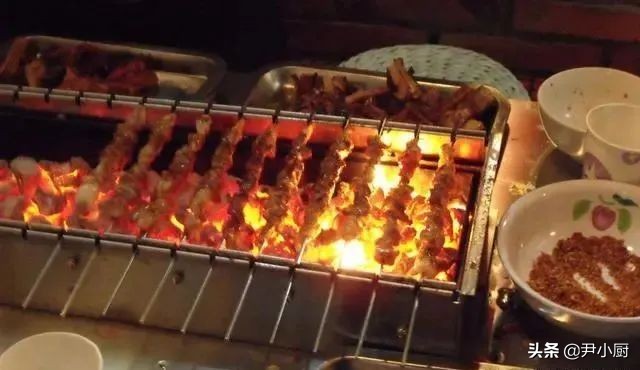 创业摆摊小吃卖什么成本低利润高,地摊生意最赚钱的小吃是什么