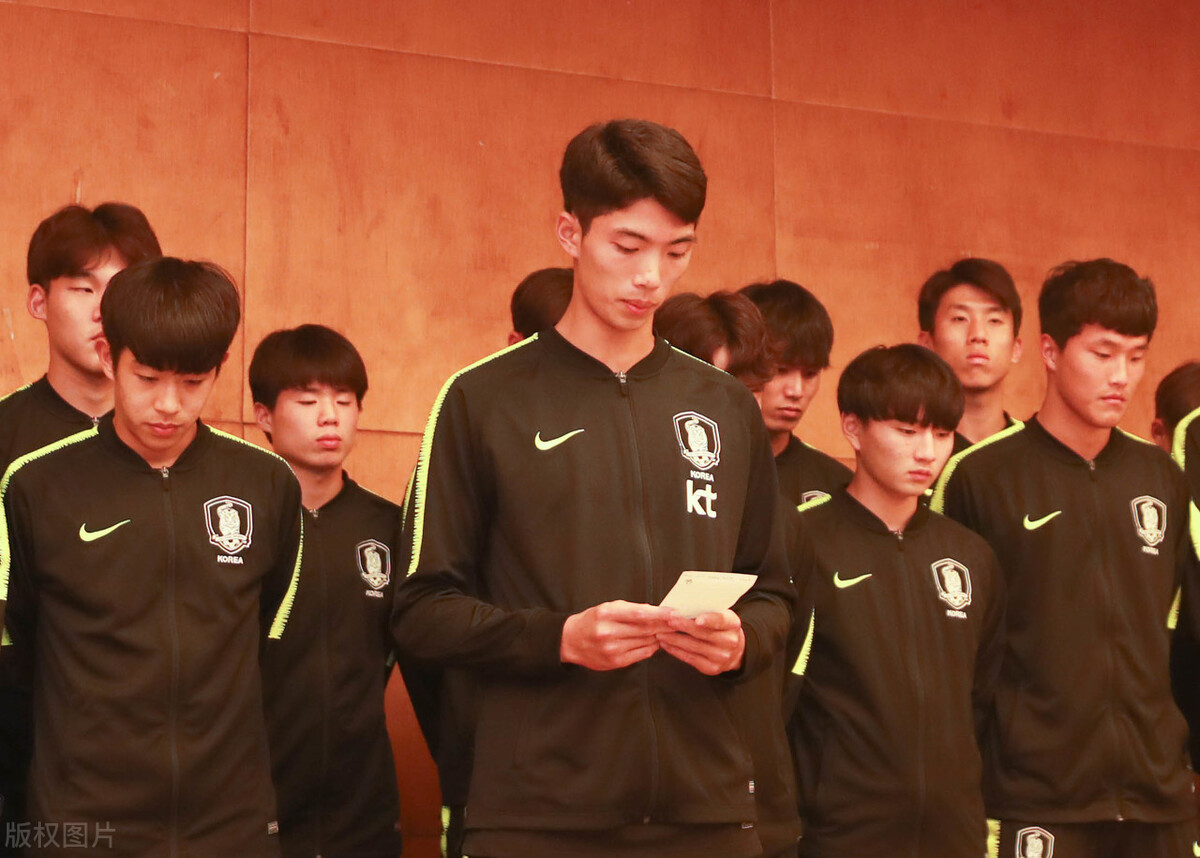 韩国媒体评论韩国球员脚踩熊猫杯,踩熊猫杯的韩国球员现在怎么样了