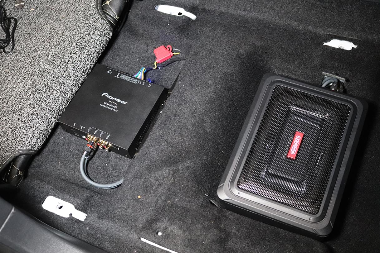 深圳汽车音响改装效果试听,深圳速腾汽车音响改装