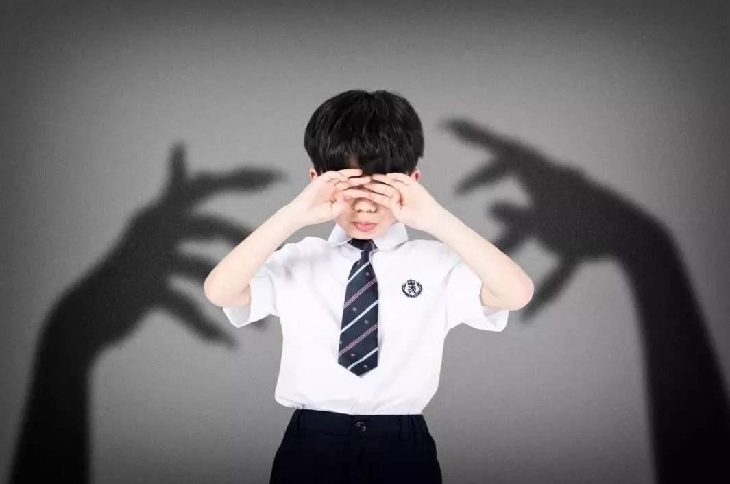 婴儿会因为怕黑而哭闹吗,宝宝害怕黑