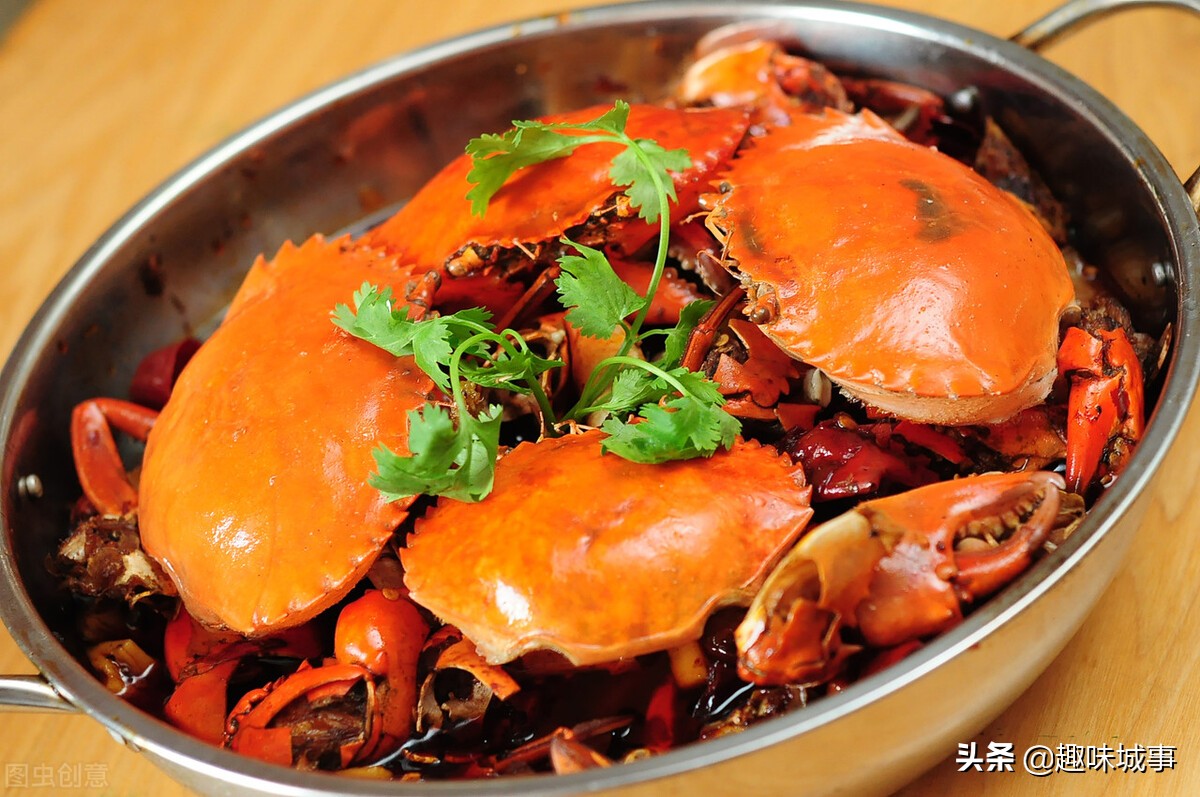 螃蟹煮熟的时候怎么处理比较干净,煮熟的螃蟹应该怎么处理才能吃