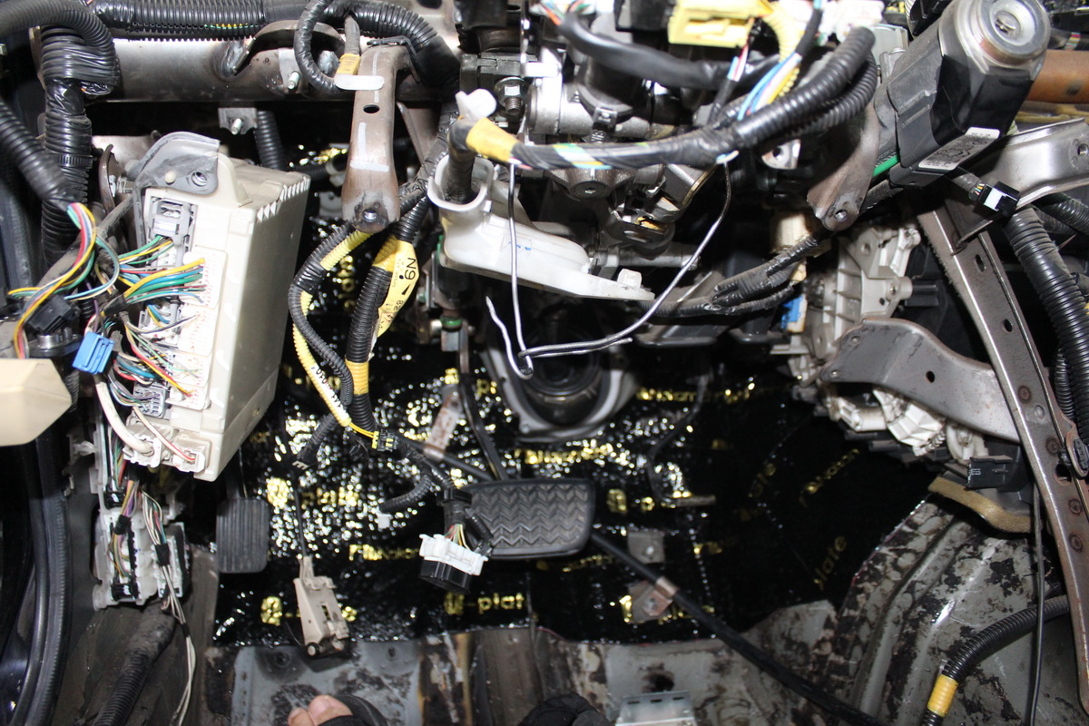 丰田皇冠2018款隔音什么水平,丰田皇冠隔音实测