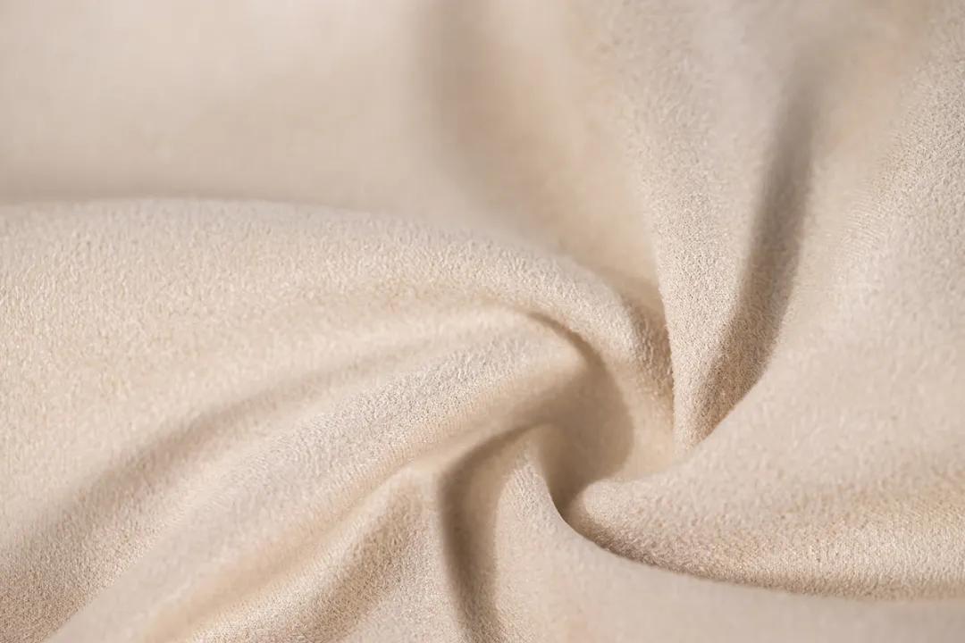 风衣英伦风短款麂皮,英伦经典格子风衣