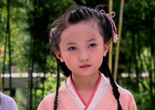 08年惊艳世界的林妙可，12岁与38岁演员拍亲密戏，现状却令