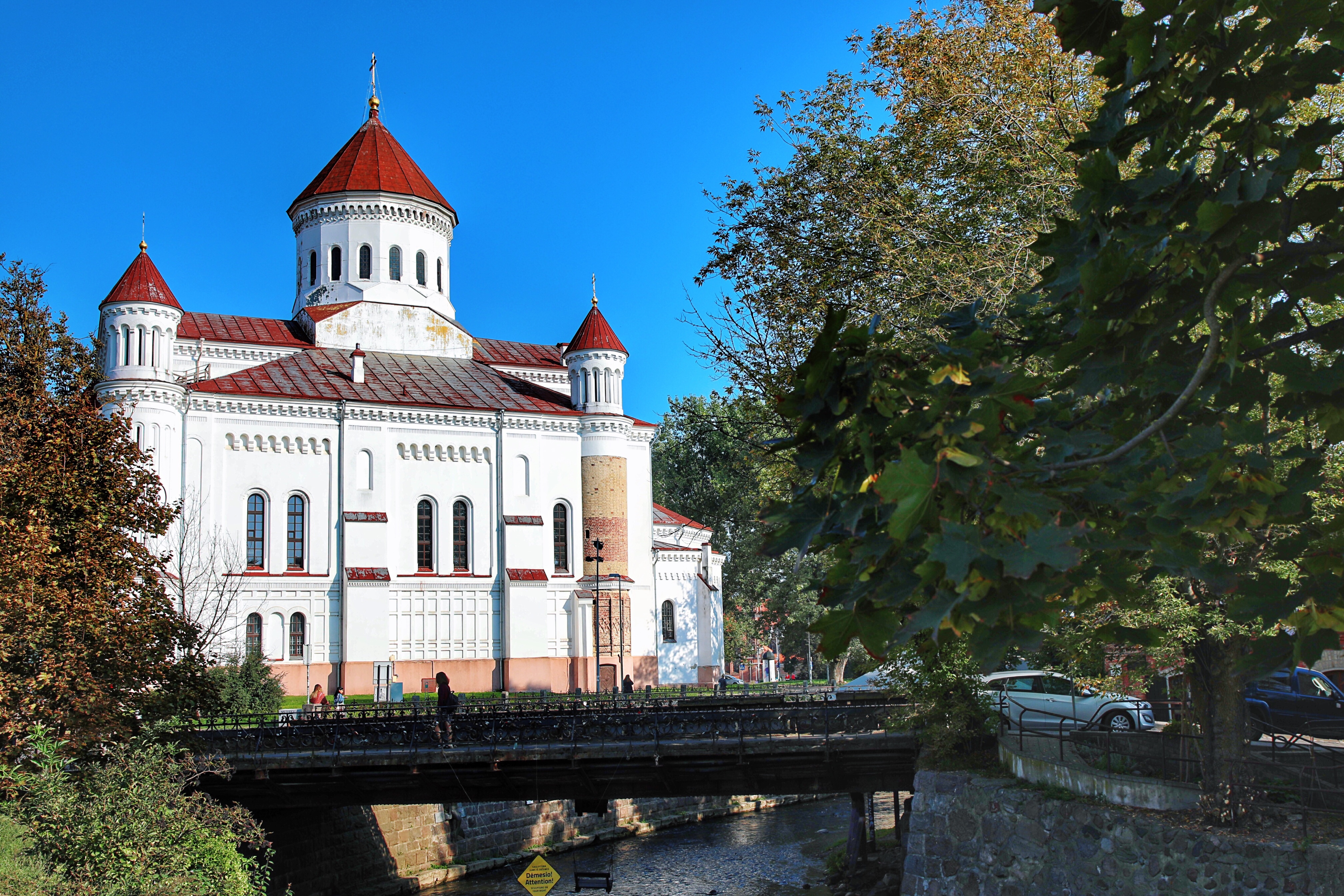 首都位置最奇葩的国家,世界最神奇的首都