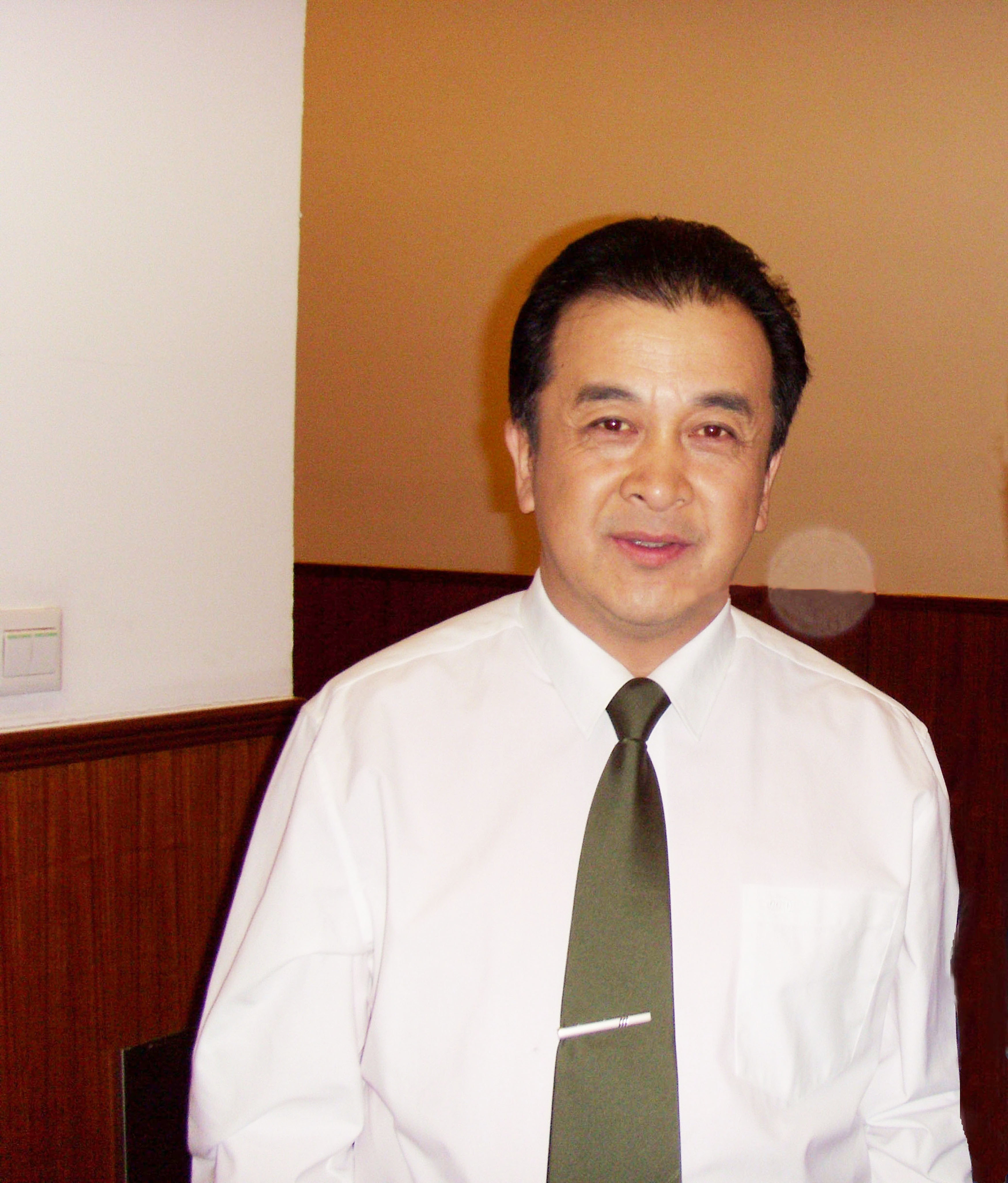 涓涓清泉显生机，黄宏夫妇智慧应对中年疲惫的婚姻