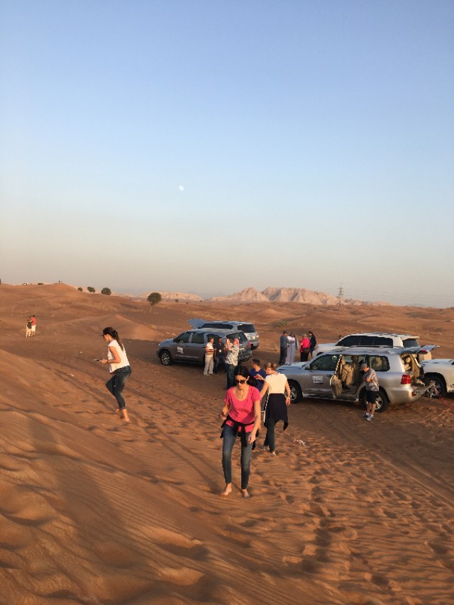 去迪拜冲沙穿什么鞋,去迪拜冲沙