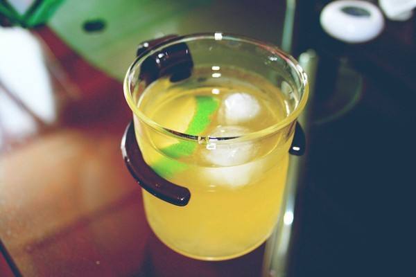 奶茶店柠檬红茶是什么味道的,奶茶店用哪种红茶做柠檬茶比较好