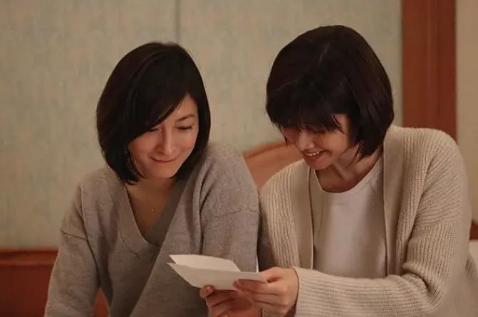 他是世纪美少年，她帅到掰弯无数小姐姐，相恋10年不婚的神仙眷侣