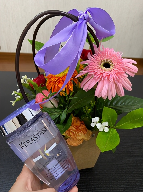 蔡徐坤施华蔻洗发水开箱,蔡徐坤施华蔻洗发水图