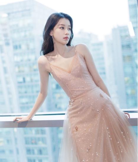 背后有背景却一直捧不红的女明星,却怎么都捧不红的4位女明星