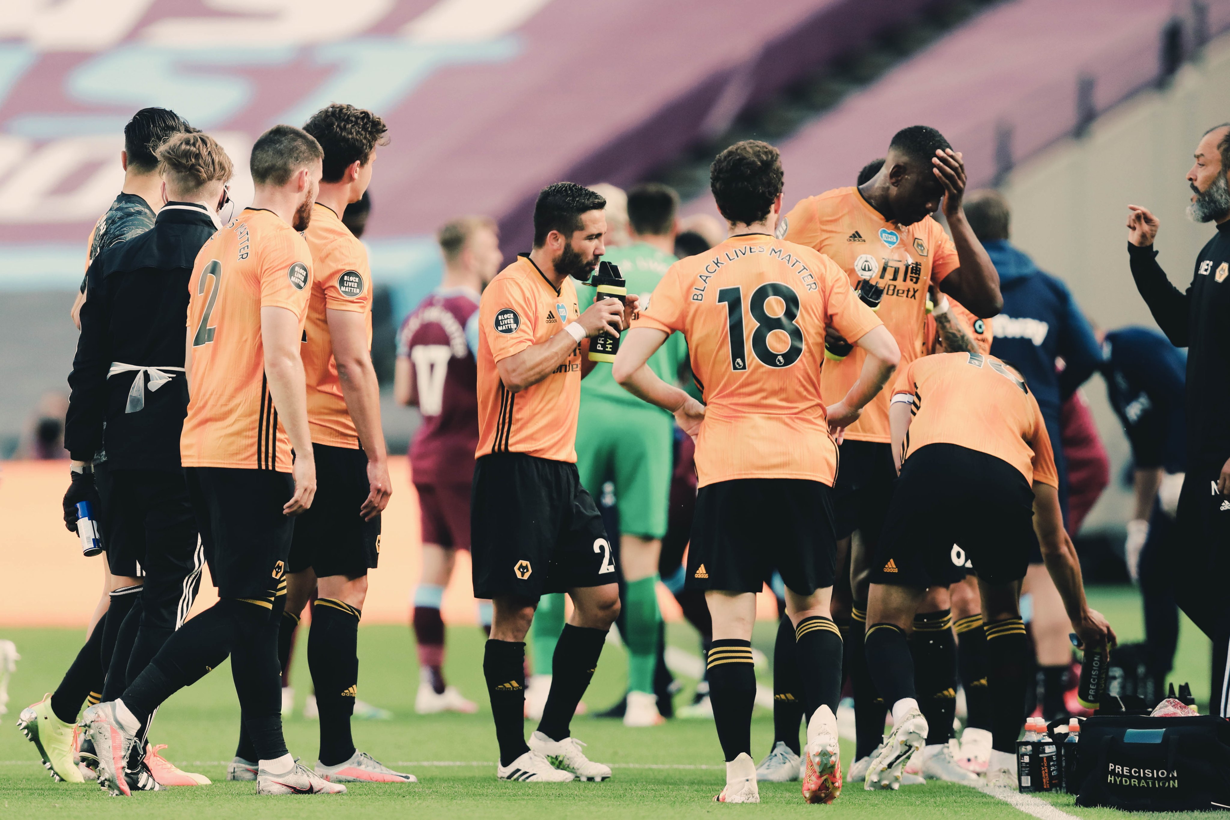 凌晨3点的英超,穆帅带领曼联的最后一战