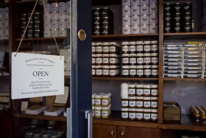 英国「怪物商店」,吸血鬼光顾了200年,人类进入后果自负