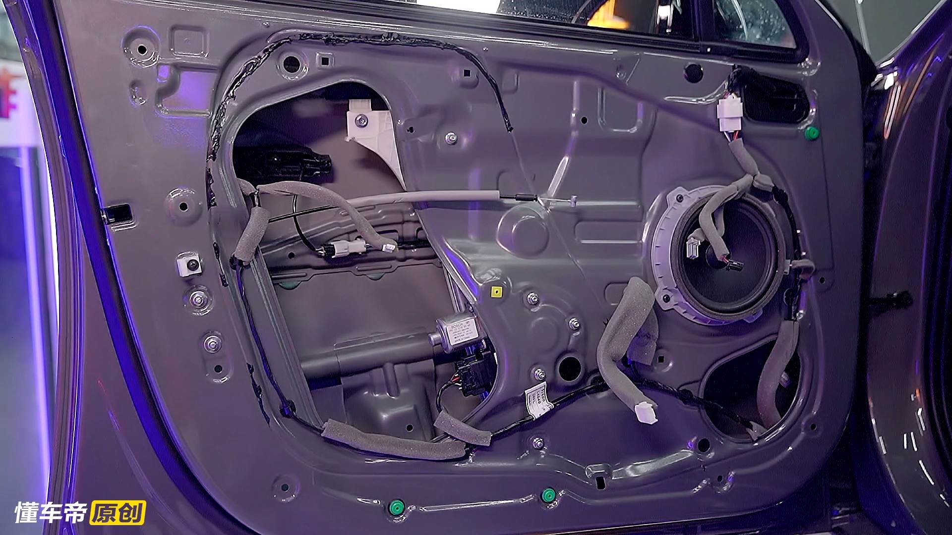 索纳塔十代后防撞梁更换,索纳塔第十代主机拆卸